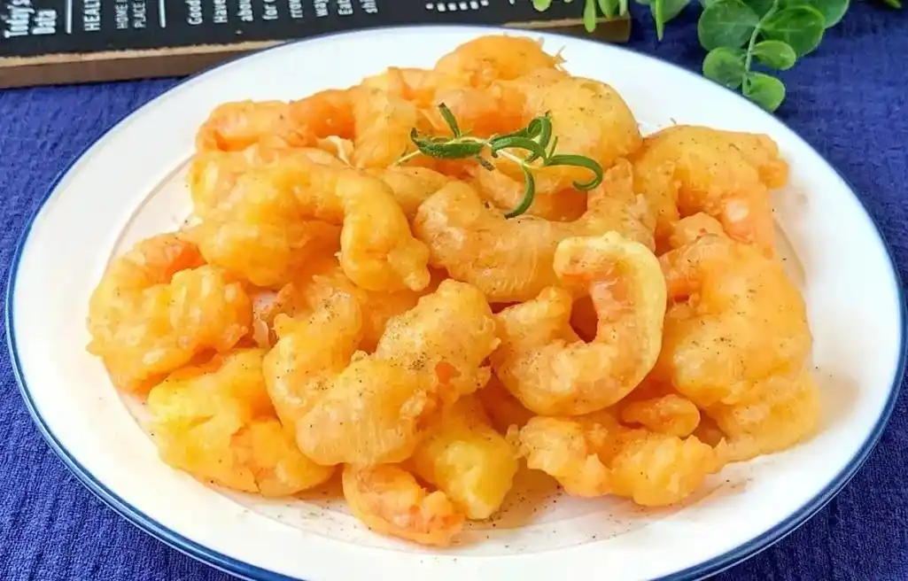 快过年了,分享个过年必吃的软炸虾仁,高蛋白,低脂肪,炸肉鲜嫩 - 抖音