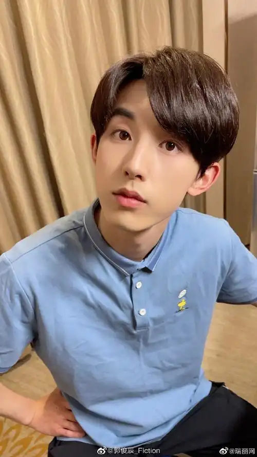 rayli星闻##郭俊辰被迫营业自拍