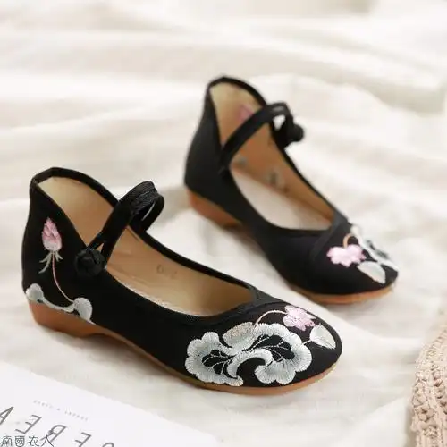 老北京绣花鞋布鞋女鞋中国国风古风汉服刺绣荷花布鞋