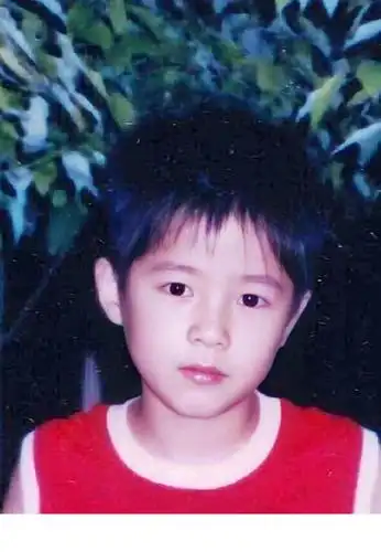 刘昊然童年旧照登上网络热搜了,到底是怎么回事?