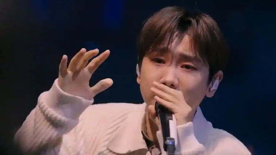 汪苏泷终于对《行走的鱼》下手了!如鲠在喉的破碎感,太好哭了!