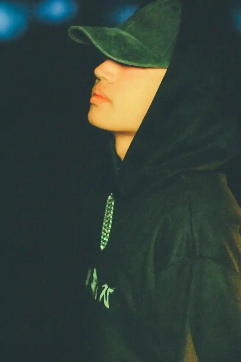 算不算低配王嘉尔#王嘉尔 #寸头 #痞帅 #男生写真  - 抖音