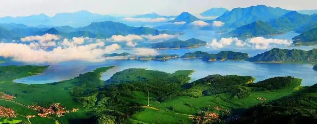 松花湖风景名胜区主要景区(点)推介:6,吉林市—亮甲山景区—凤凰山