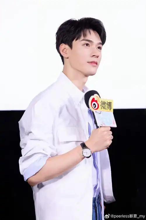 龚俊东方月初##狐妖小红娘月红篇#剧情渐入佳境,月初宝宝太美了太帅了