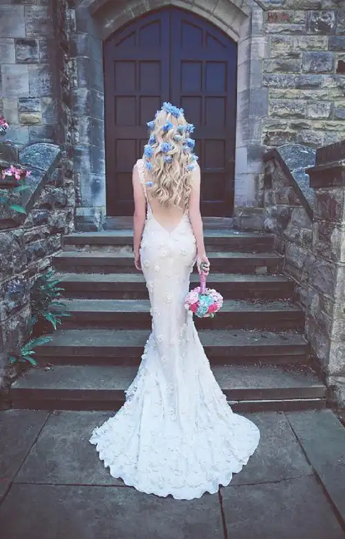 婚纱好美的背影