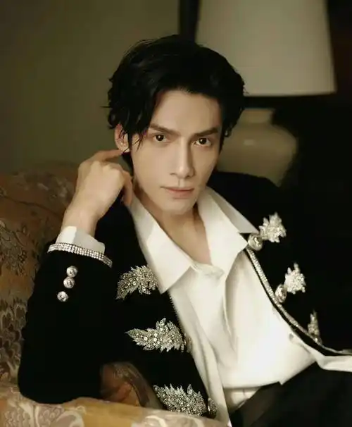 5娱报:王一博檀健次杨紫范丞丞罗云熙白鹿刘诗诗许凯景甜宋茜_品牌