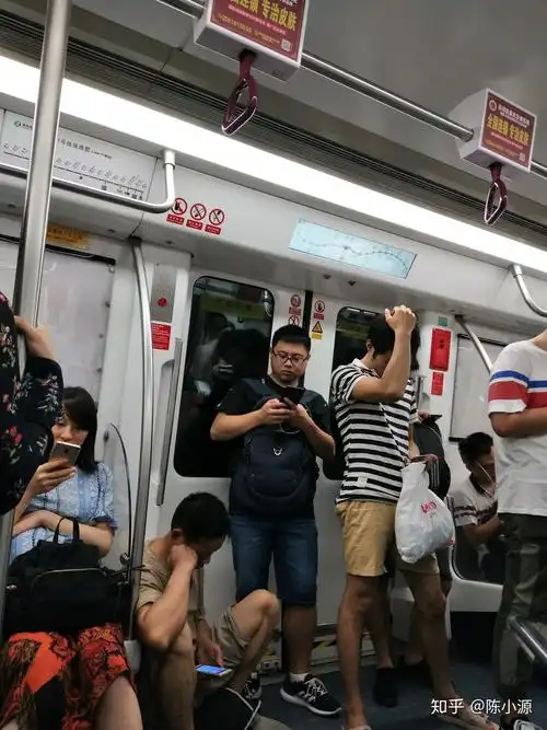 每日坐地铁上班