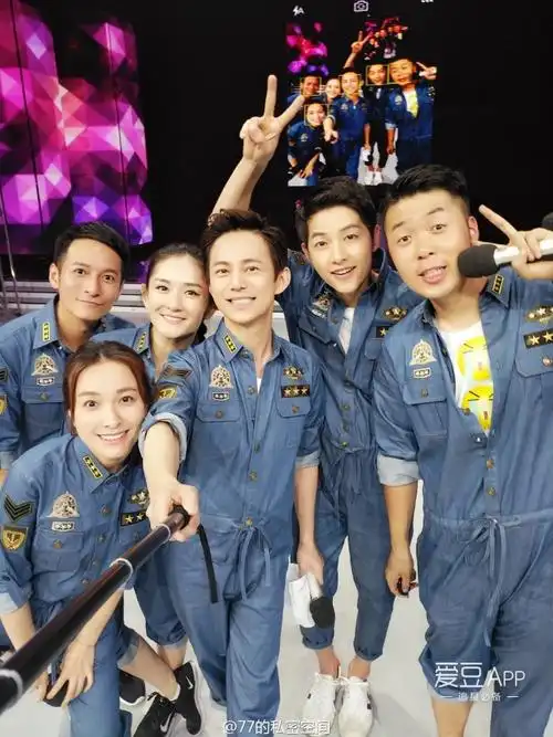 宋仲基 新闻 21日,快乐大本营导演分享宋仲基相关合照 感谢快乐家族的