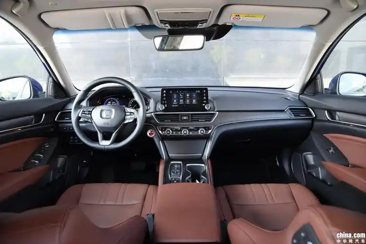 雅阁  2018款 锐·混动 2.0l 锐尊 内饰