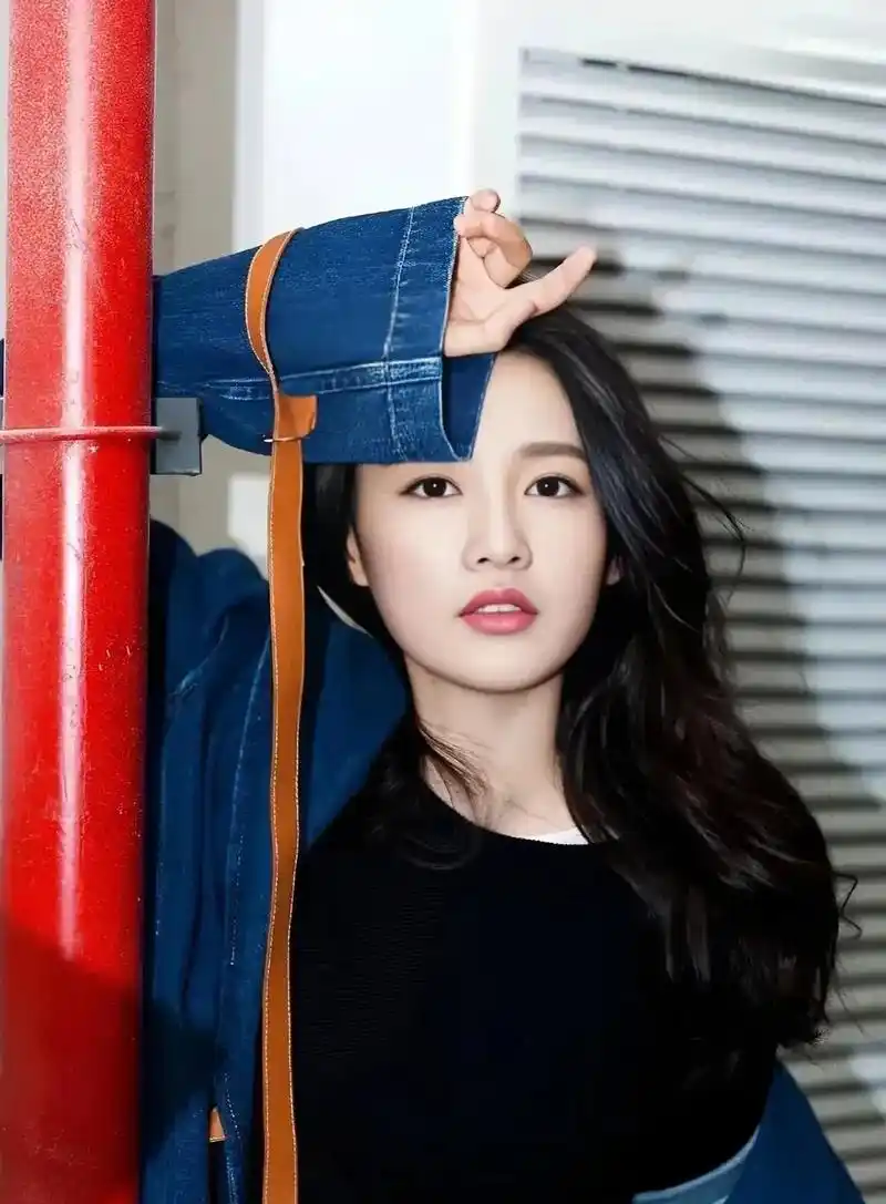 李沁明星壁纸(45)