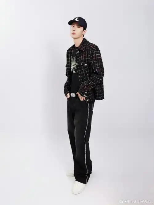 王一博换新棒球帽##王一博将帽子进行到底##王一博看到热烈街舞的