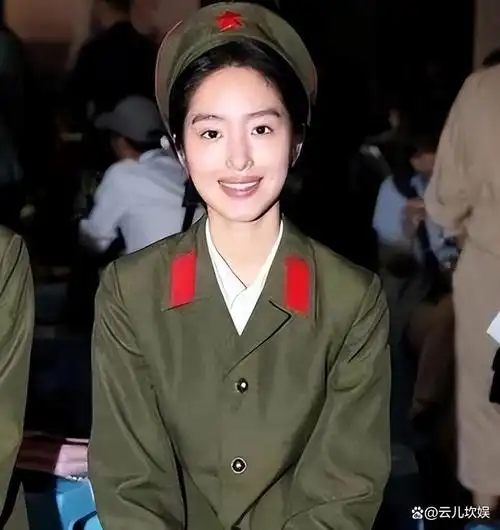 杨采钰:撬走刘亦菲身后的男人,认爱大30岁金主,她究竟想要什么