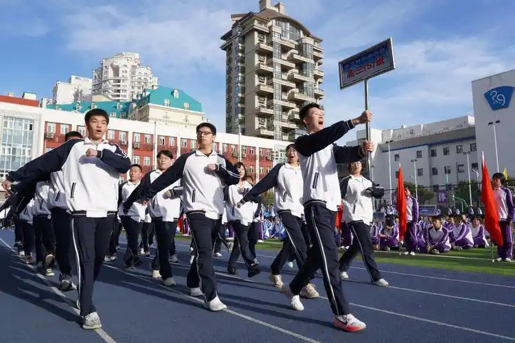 清华附中将台路校区举办第六届秋季田径运动会