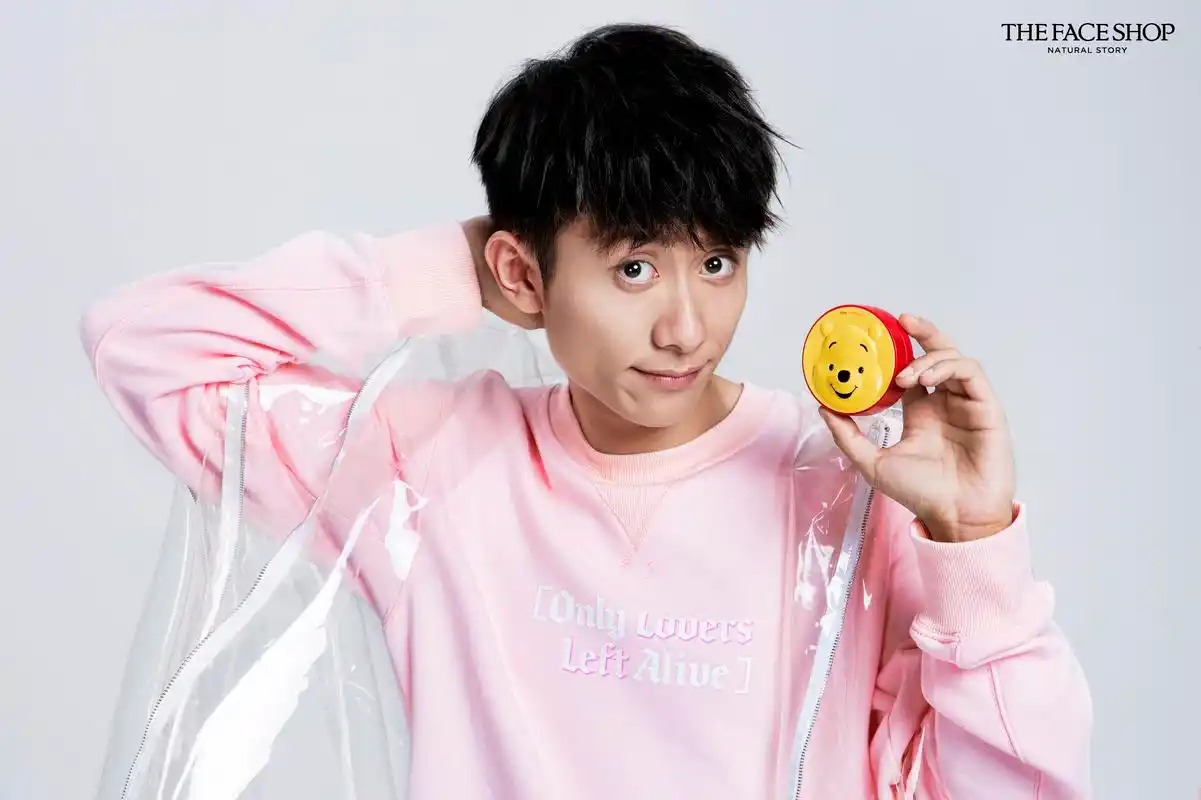 张一山:被联合国环保等多家机构授予,中华环保名誉形象大使称号