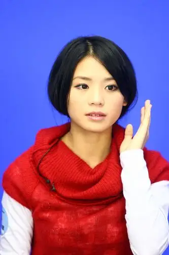 图文09快女三甲做客黄英举手发问