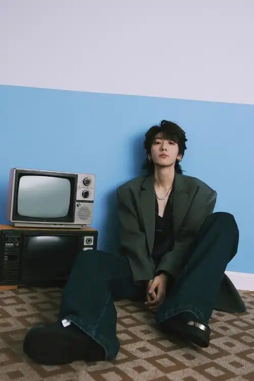 王广允超话快来发帖宠粉#2023不断更#《mmingpr》杂志封面人物70