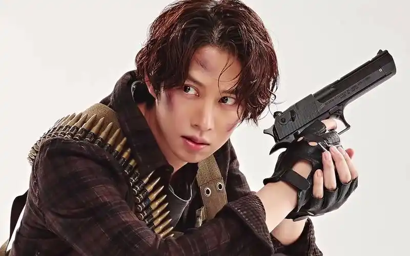 金希澈舔颜向弹战场的进化cf拍摄花絮180207