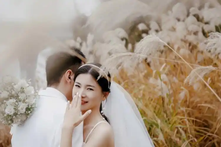 武汉婚纱摄影视尚婚纱摄影江滩芦苇婚纱照