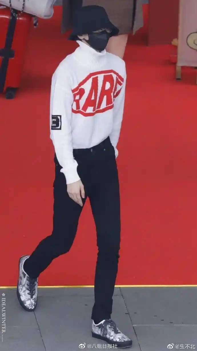 俯拍腿也长的爱豆蔡徐坤必须拥有姓名