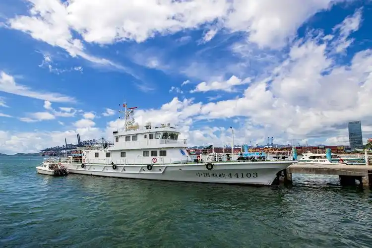 6月端午后一天,带着父母和小宝到盐田,坐金色海岸游艇游大鹏与南澳.