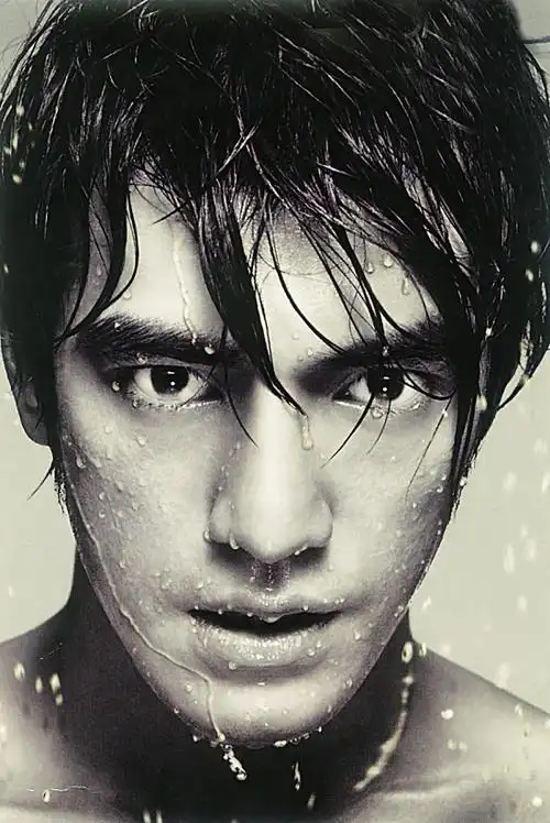 金城武代言碧欧泉男士护肤系列