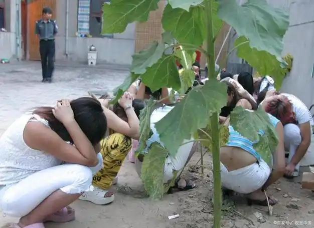 城中村中的卖淫女标价40元一次100元三次