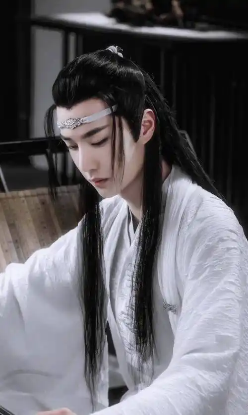 肖战和王一博这段采访可真逗,可以看出这俩关系是真的好!