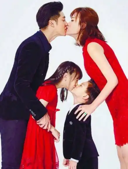 明星夫妻的"亲亲"照,第二对有个性,最后那对最浪漫!