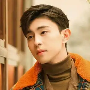 "黑怕"男孩邓伦头像