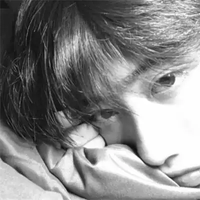 高质量黑白男生头像图片