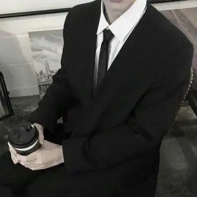 黑白个性男头:衬衫诱惑了解一下_qq男生头像_我要个性网