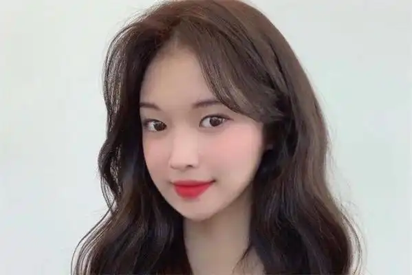 头发多的女生做什么发型