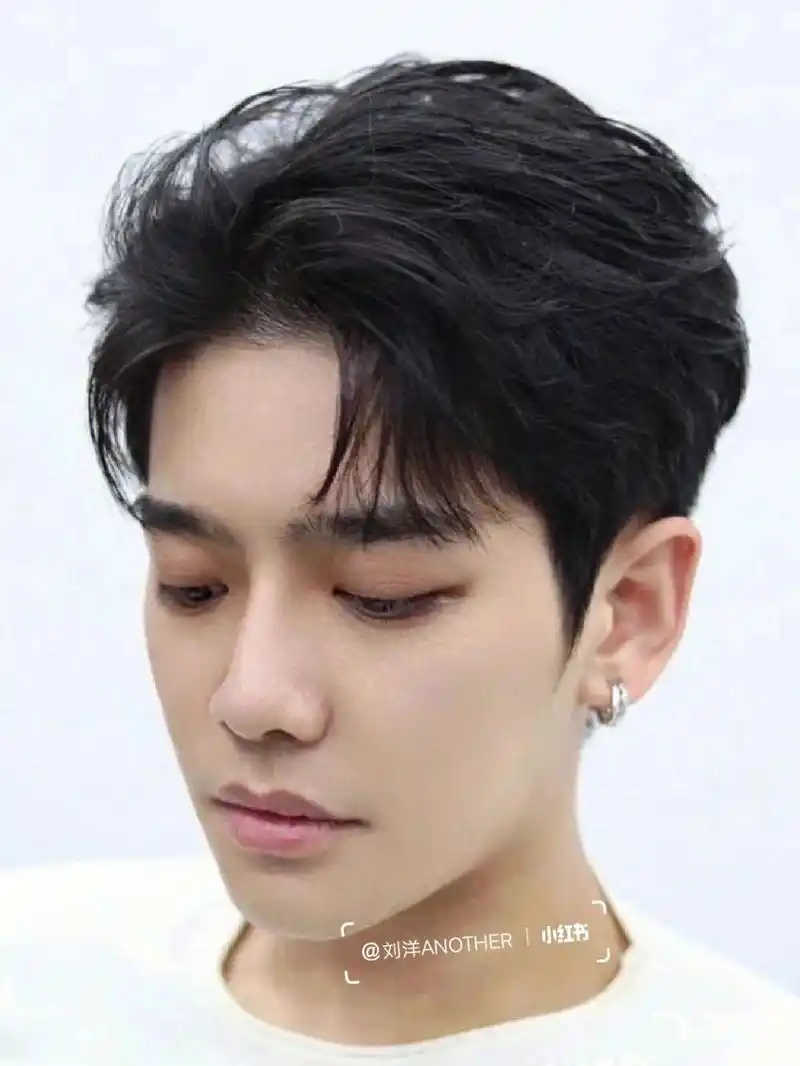 韩系三七分男士发型推荐  #韩式气垫烫! 男士发型    粗硬细软乱中有