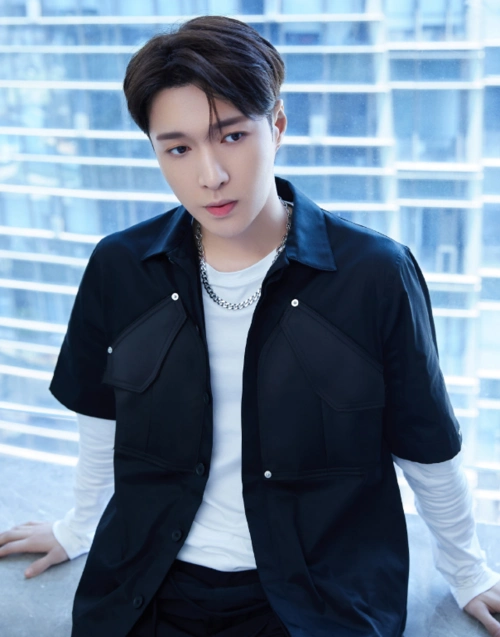 张艺兴活动生图公开看清他的真容颜才懂何为内娱男星天花板