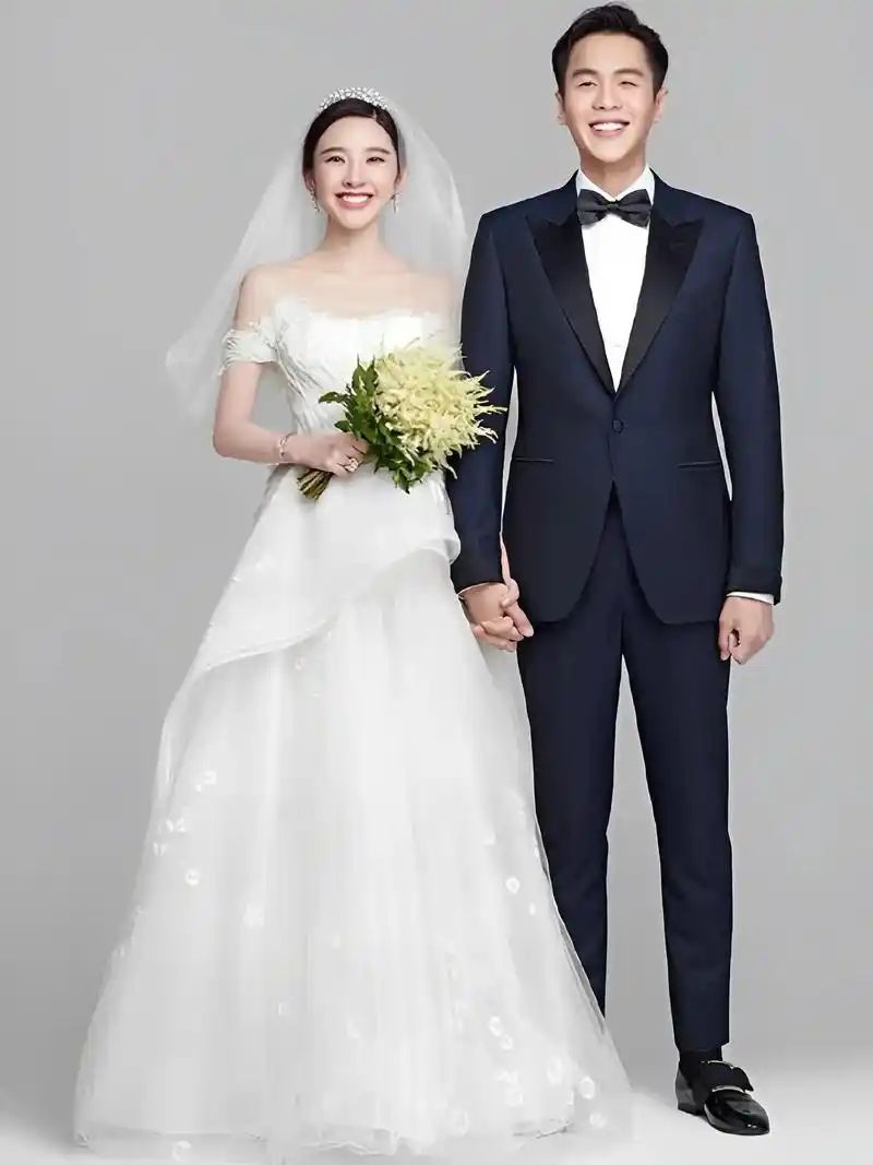 绅装男女|张若昀婚礼新郎西服礼服西装.唐艺昕&张若昀的婚礼时 - 抖音