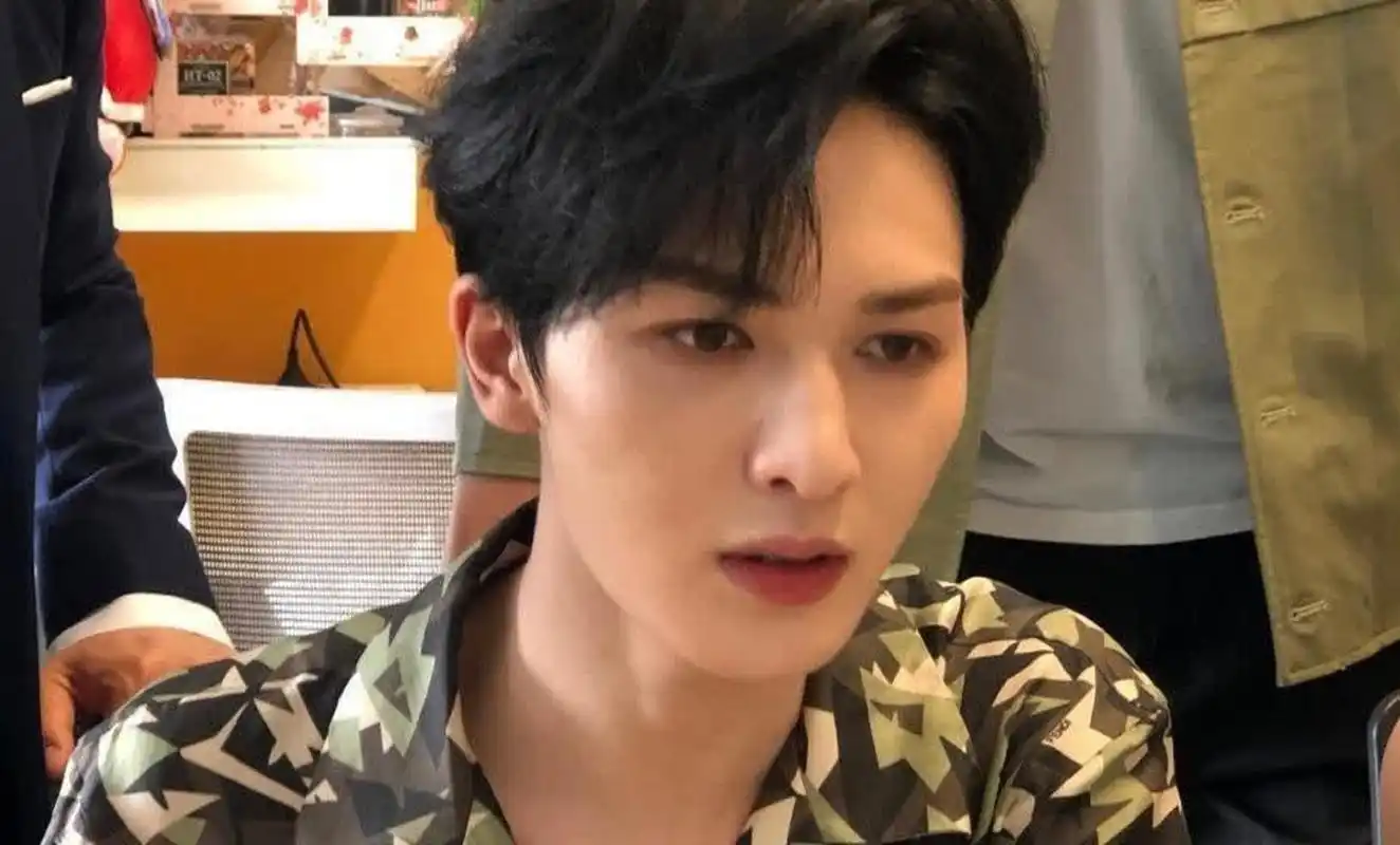 朱正廷扫楼生图