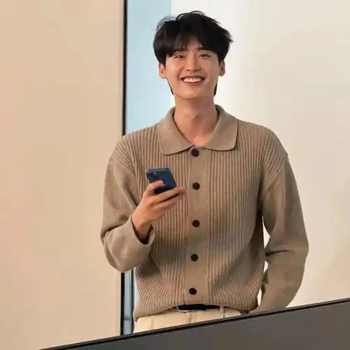 一眼万年李钟硕有谁会拒绝呢