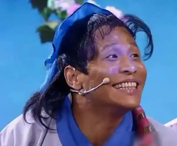 宋小宝自爆年轻时撞脸王一博本来不信看到18岁旧照真心给跪了