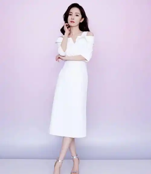 杨幂一身白裙,自上而下透露着女神气息_连衣裙_白色_才华