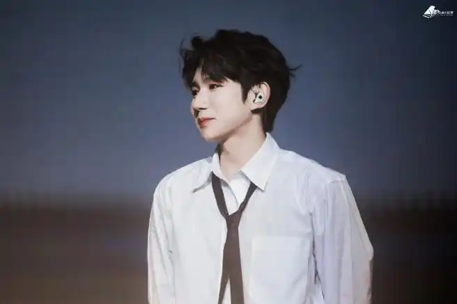 0之神级侧颜  @tfboys-王源