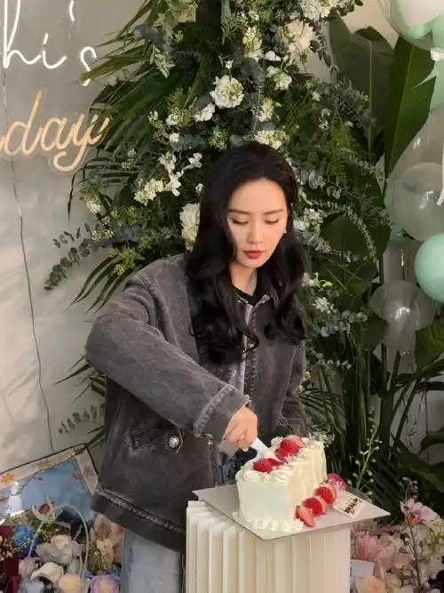 刘诗诗庆生照##刘诗诗生日海报##刘诗诗36岁影视实绩图