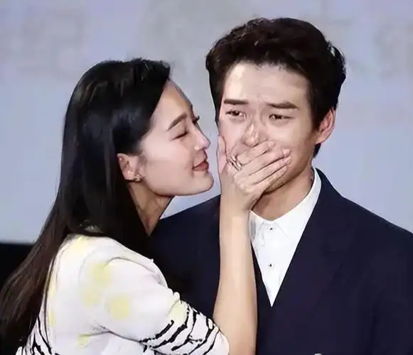 魏大勋和杨幂都多少岁了(抠门富少魏大勋)14