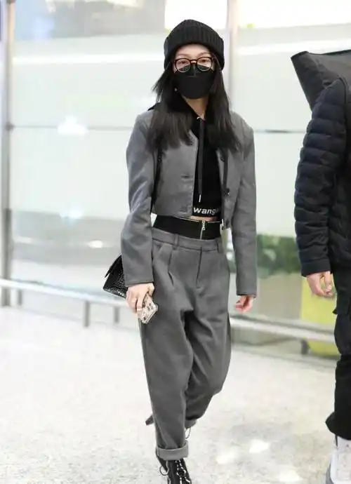 成为大牌收藏家张韶涵可没少花钱