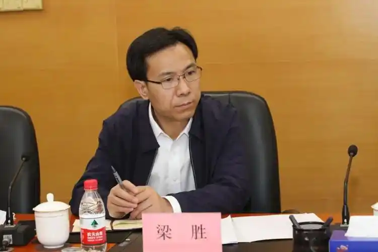 区人大常委会周益川主任率队到罗湖检察院调研,他明确提出