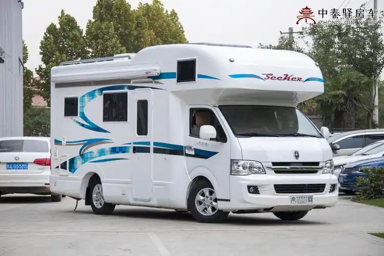 【新到精品二手房车】——精品金杯大海狮c型房车!霸道发动机!