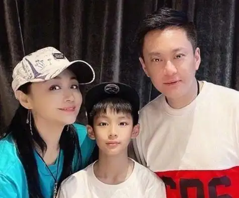 曹颖老公是谁,曹颖第一任丈夫是谁,本文共(1889字)