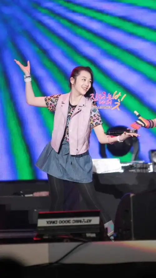 【崔雪莉】舞台饭拍