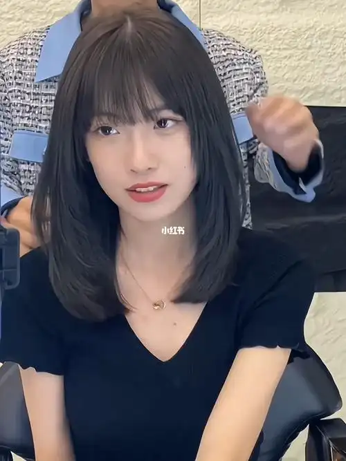 减龄高级显气质锁骨发v中发发型齐肩发推荐