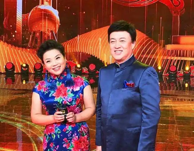 虽不结婚,但不代表没伴侣,女人一生不是只有婚姻_吕继宏_舞台_金铁霖