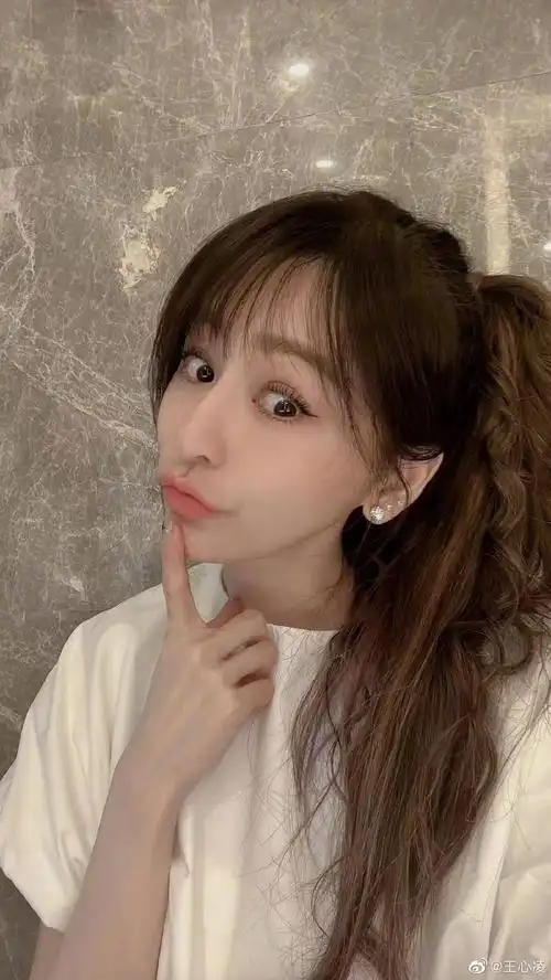 王心凌甜蜜自拍